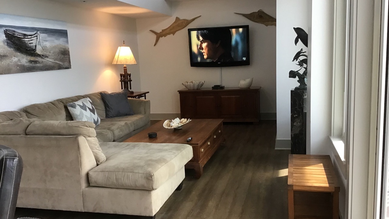 Photo of Livingroom in Baytowne Wharf