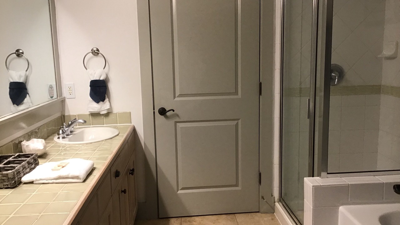 Photo of Bathroom in Baytowne Wharf