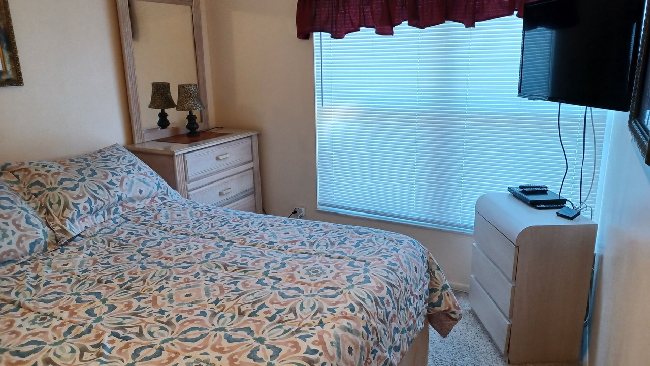 Photo of Bedroom in Lindfields