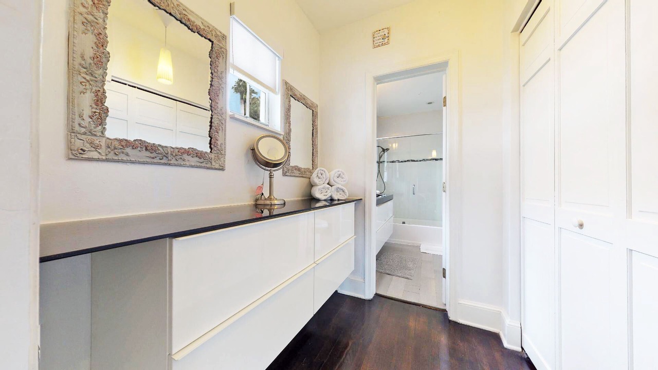 Photo of Bathroom in West Avenue