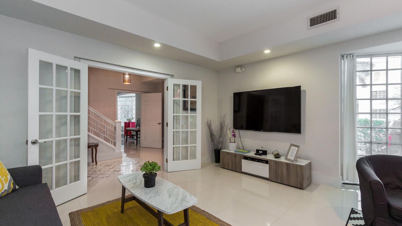 Photo of Bedroom in West Avenue