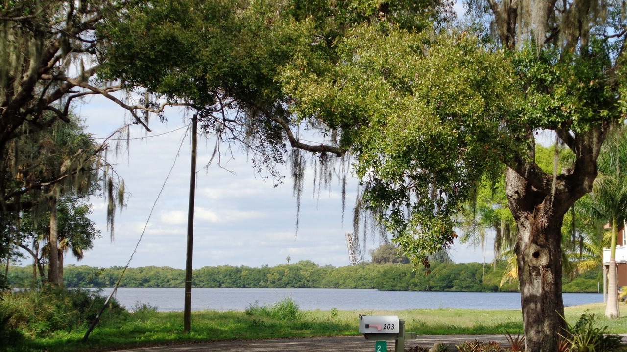 Photo of Outdoor in Broadview Manor