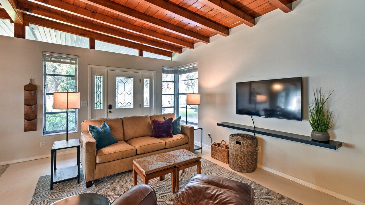 Photo of Livingroom in Laurel