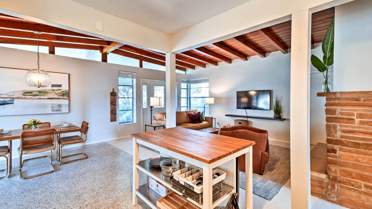 Photo of Livingroom in Laurel