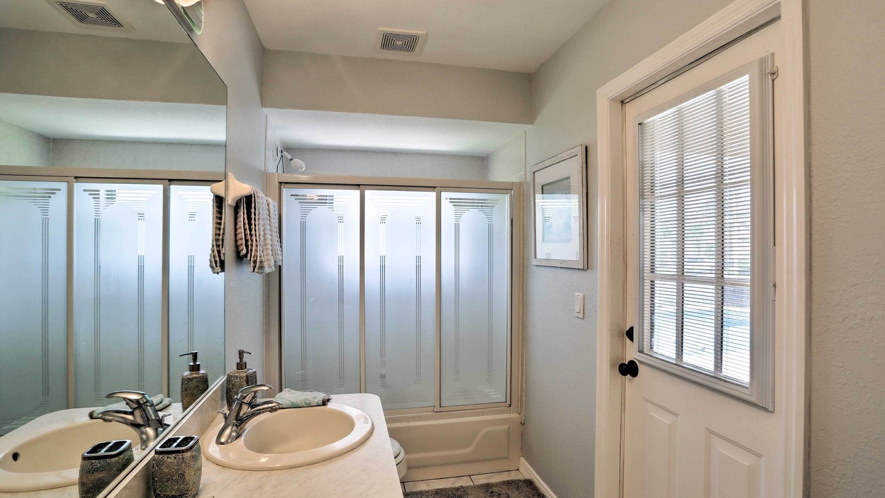 Photo of Bathroom in Pelican