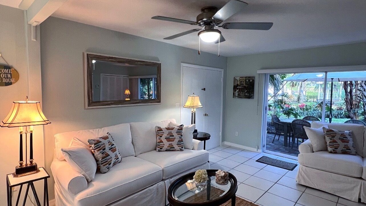 Photo of Livingroom in Old Naples