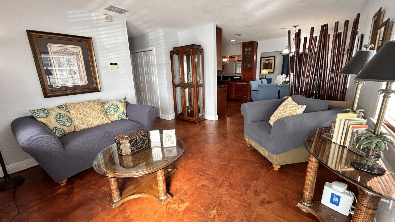 Photo of Livingroom in Olympia Heights