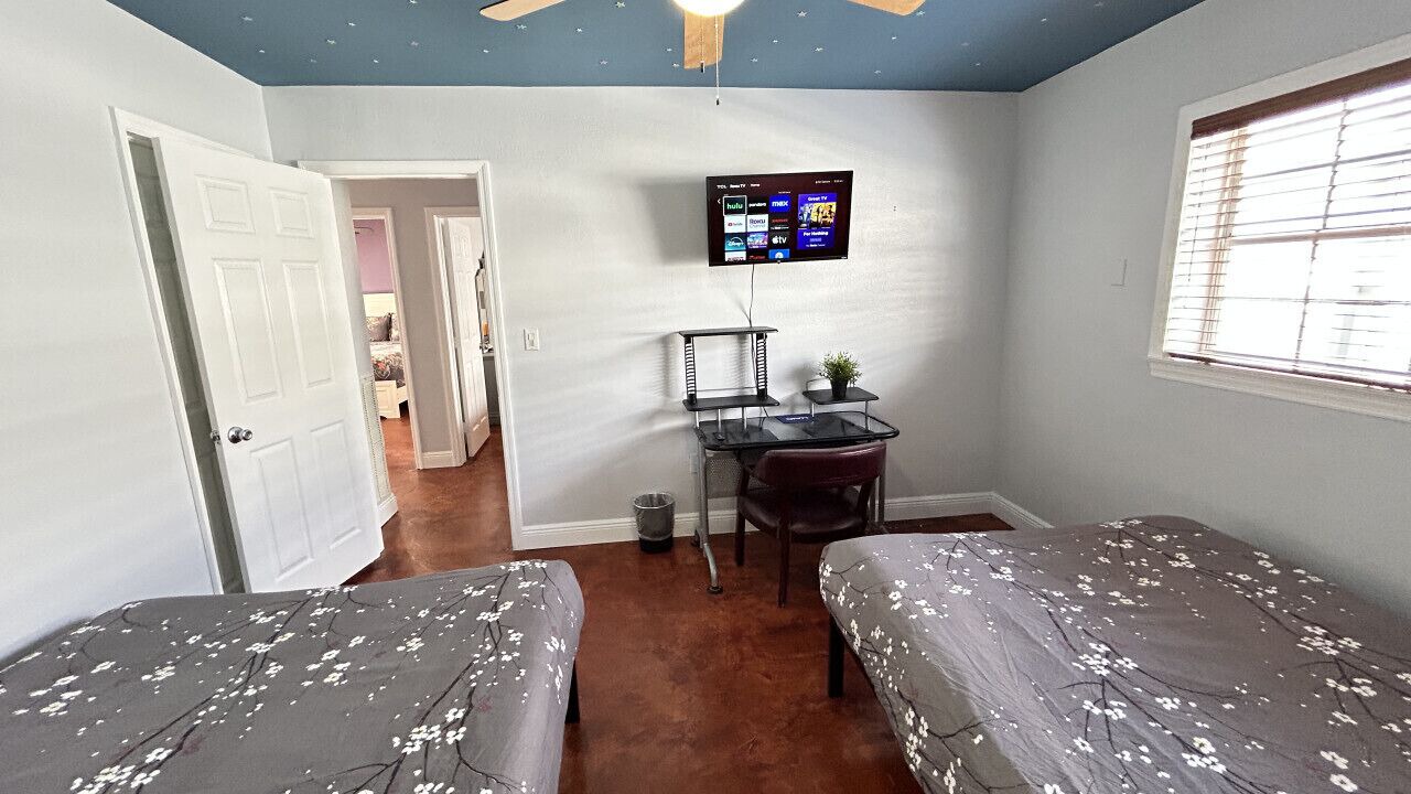 Photo of Bedroom in Olympia Heights
