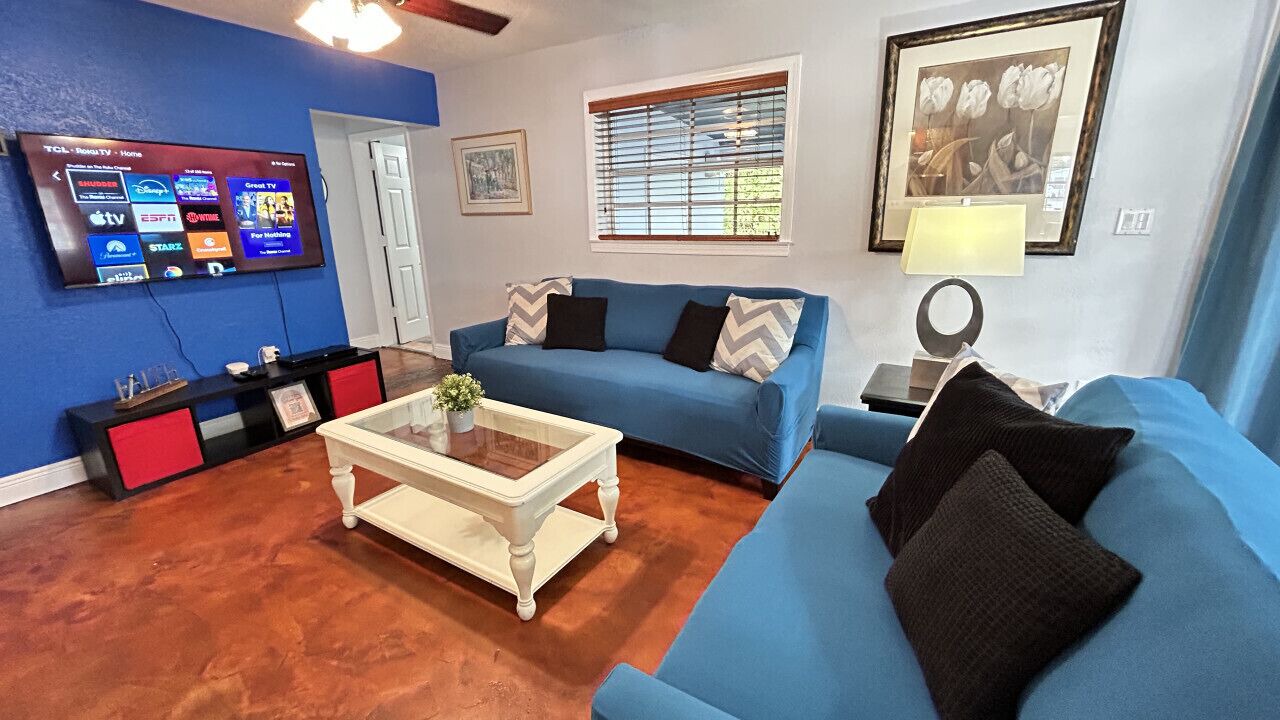 Photo of Livingroom in Olympia Heights
