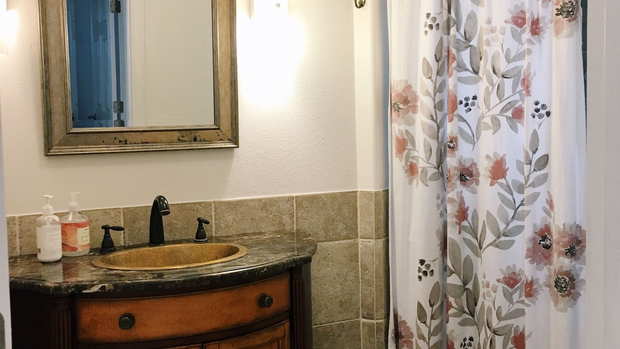 Photo of Bathroom in Bayou Oaks