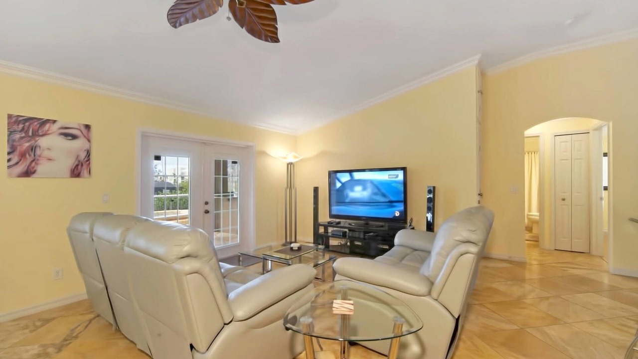 Photo of Livingroom in Pelican