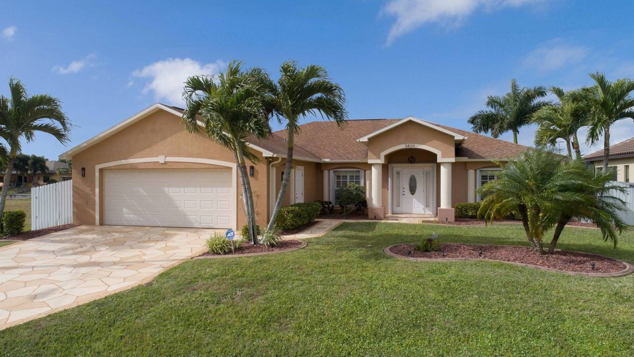 Photo of Outdoor in Pelican