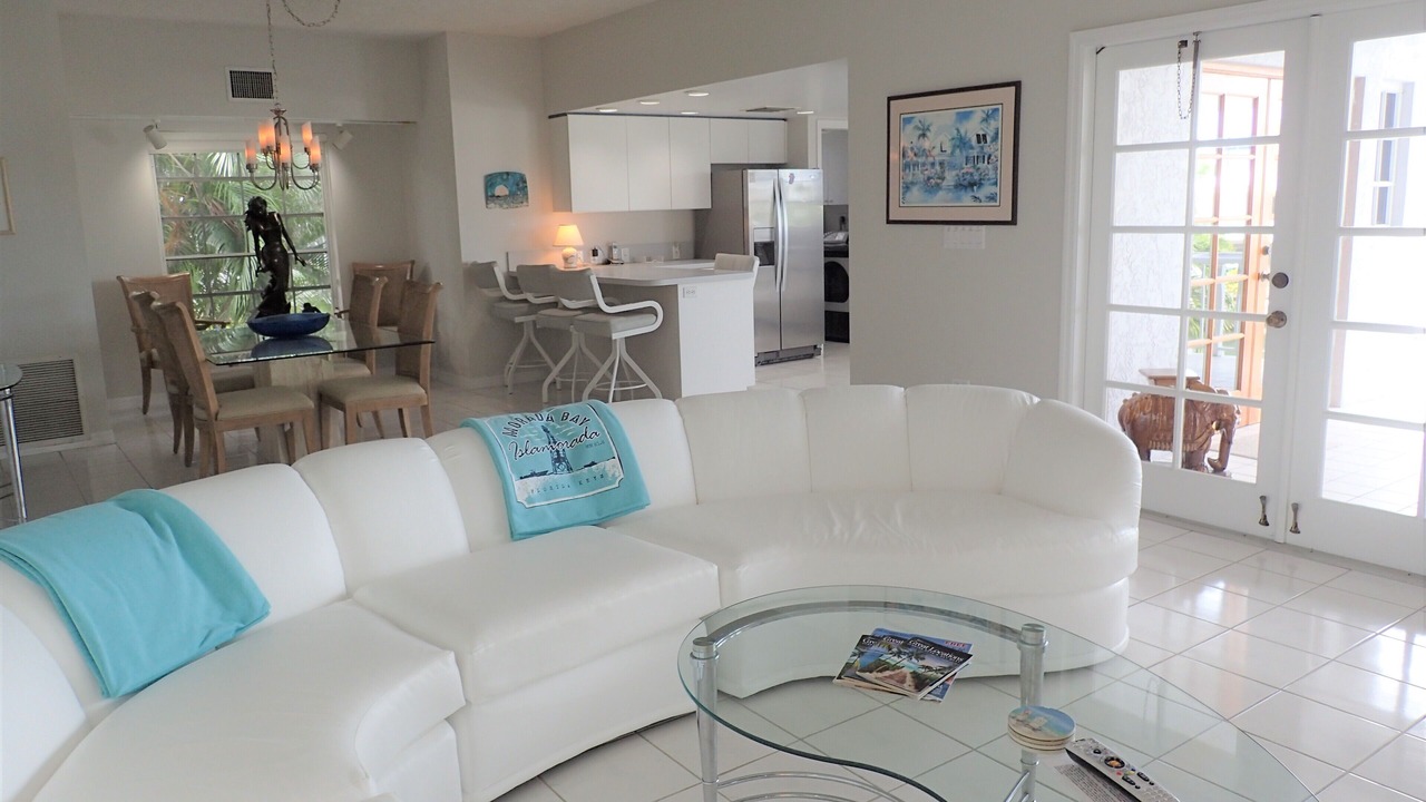 Photo of Bedroom in Venetian Shores