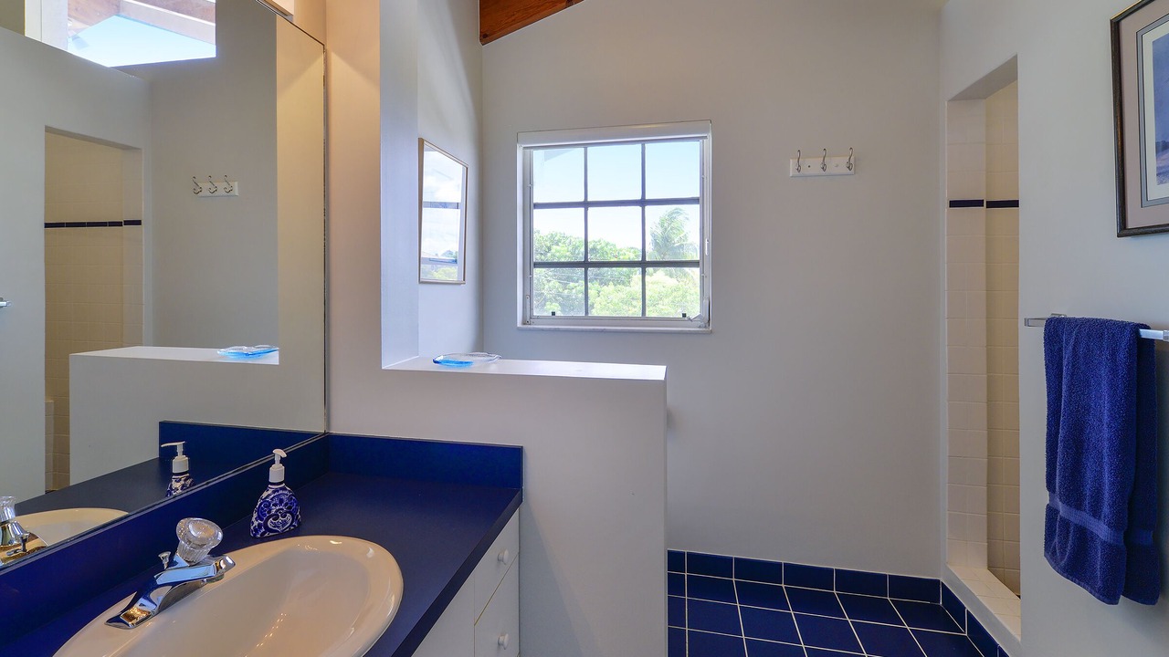 Photo of Bathroom in Venetian Shores