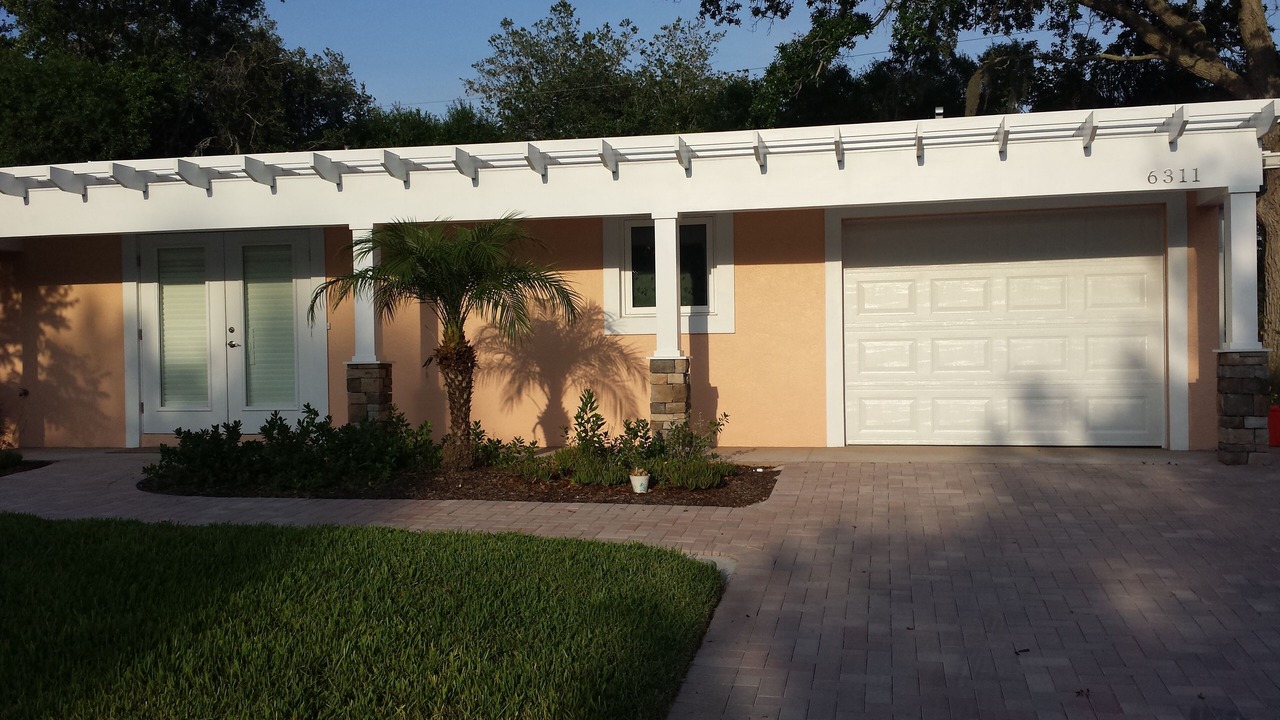 Photo of Outdoor in Gulf Gate Estates