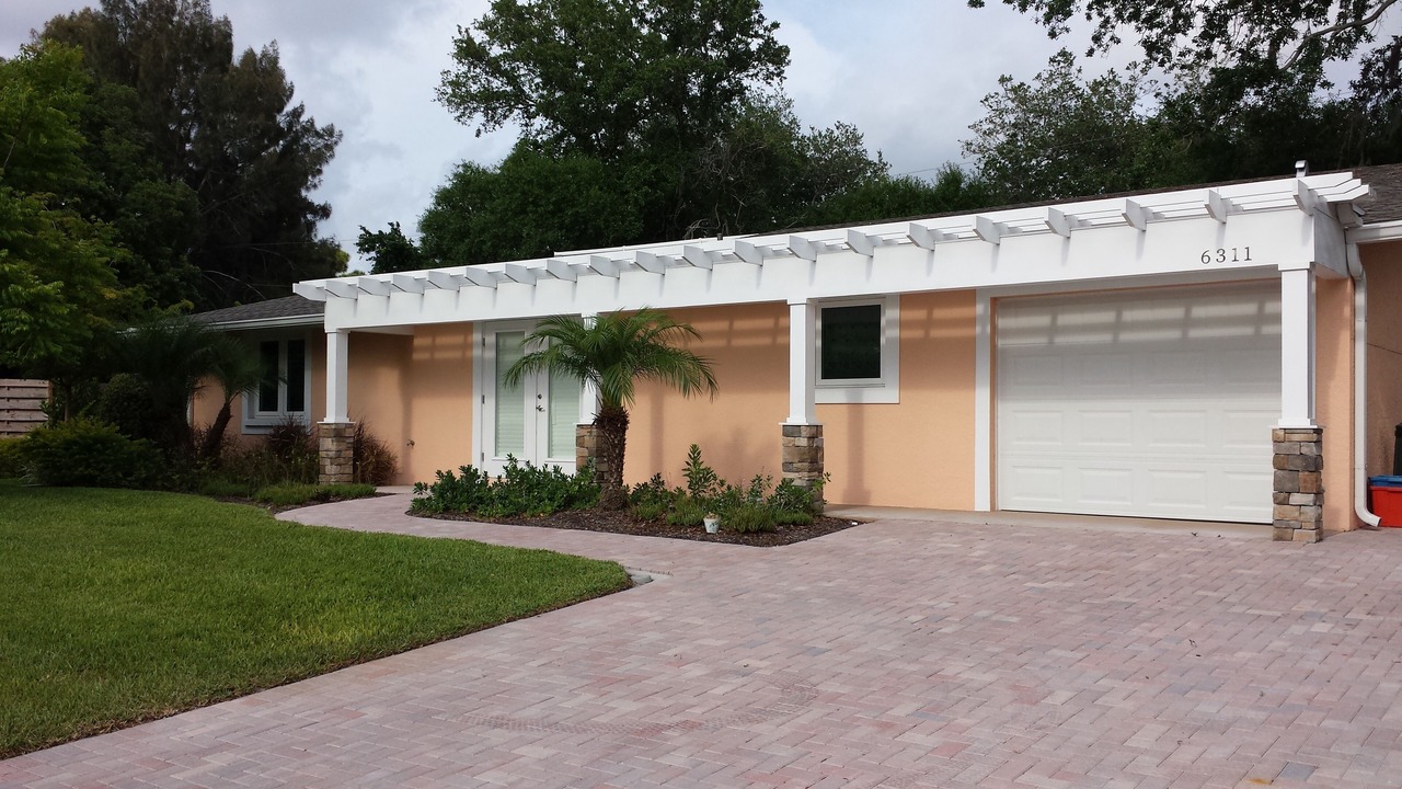 Photo of Outdoor in Gulf Gate Estates