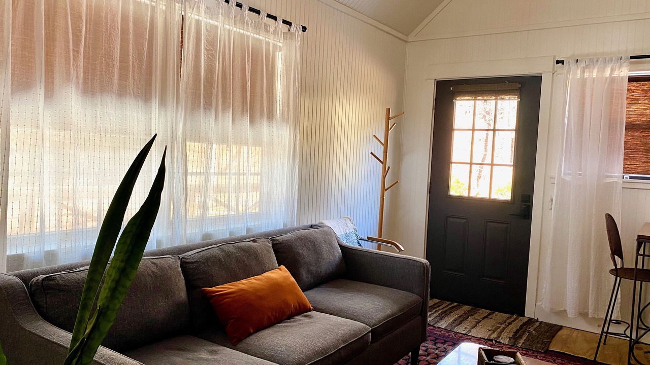Photo of Livingroom in Saluda