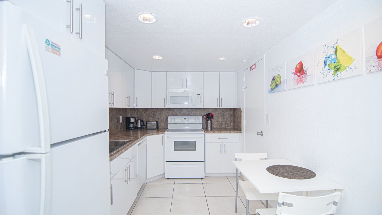 Photo of Kitchen in Hollywood South Central Beach