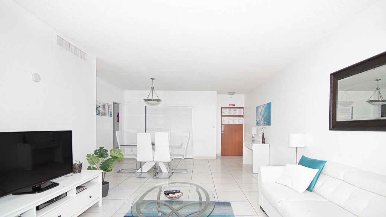 Photo of Livingroom in Hollywood South Central Beach
