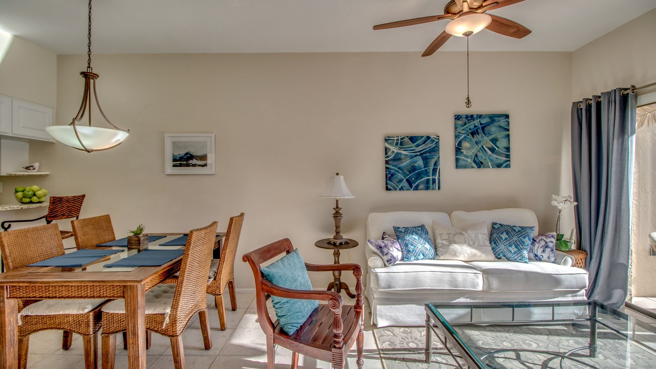 Photo of Livingroom in Central Naples