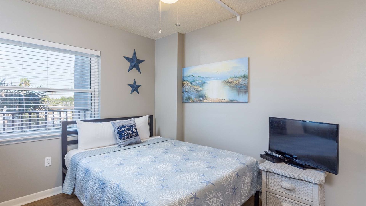 Photo of Bedroom in Madeira Beach