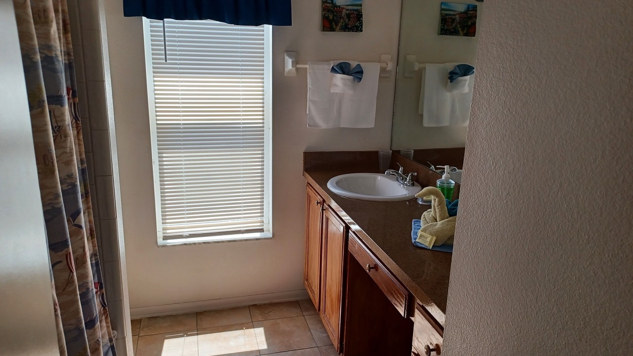 Photo of Bathroom in Lindfields