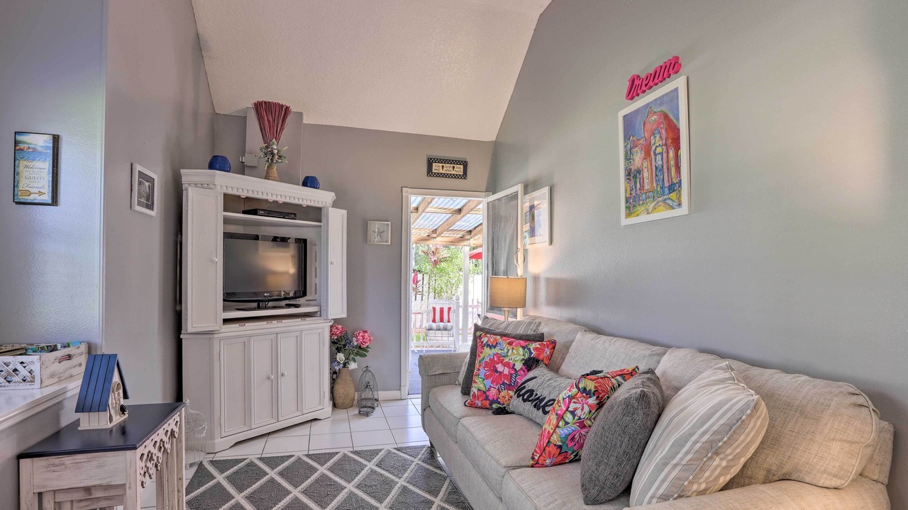 Photo of Livingroom in Beau Rivage West