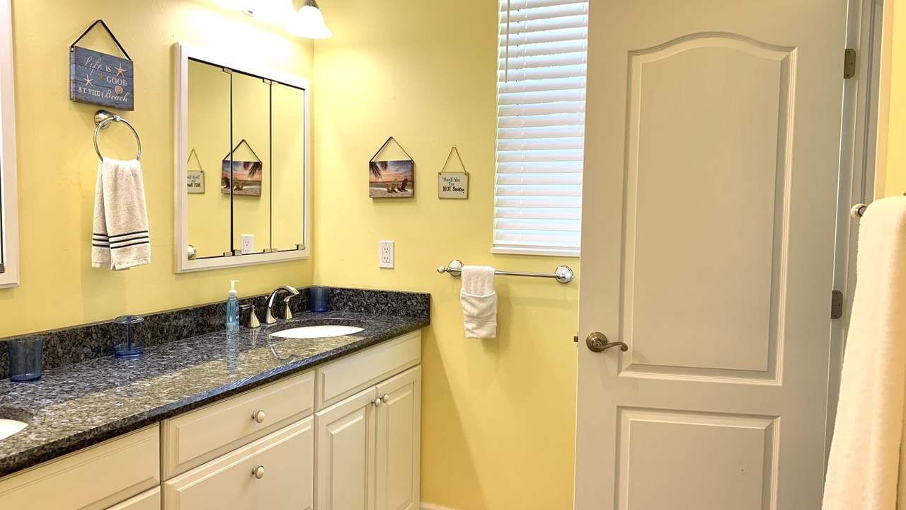 Photo of Bathroom in Mid Island