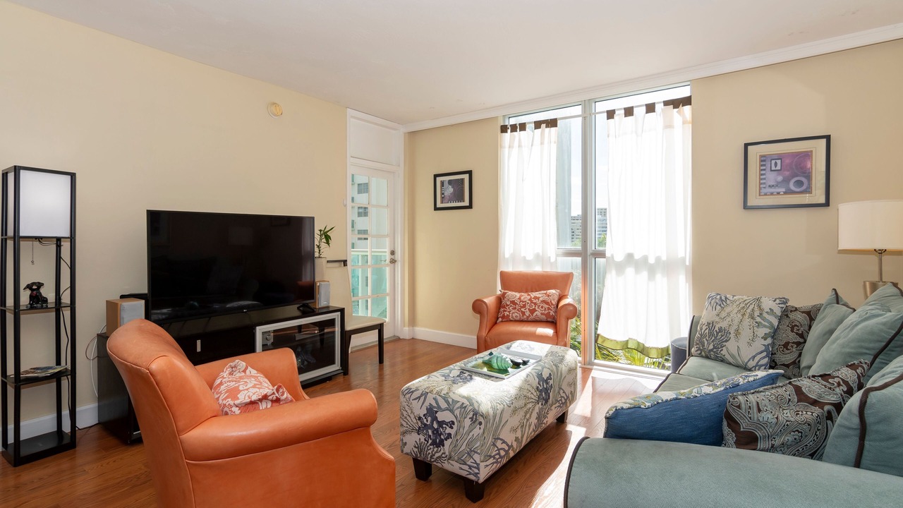 Photo of Livingroom in Hollywood South Central Beach