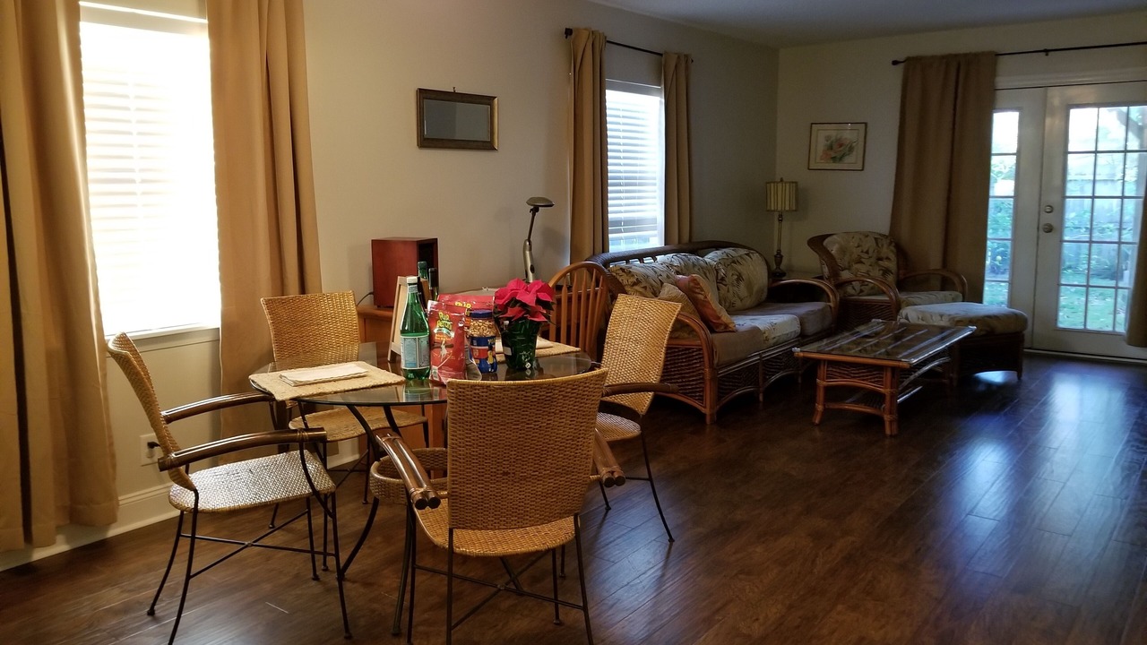 Photo of Livingroom in Neptune Beach