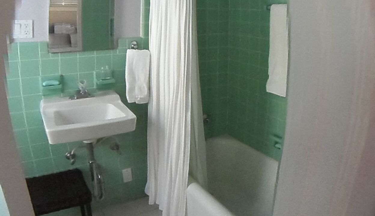 Photo of Bathroom in Flamingo Parks