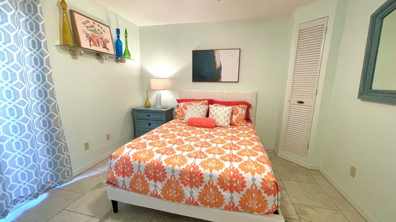 Photo of Bedroom in Naples Park