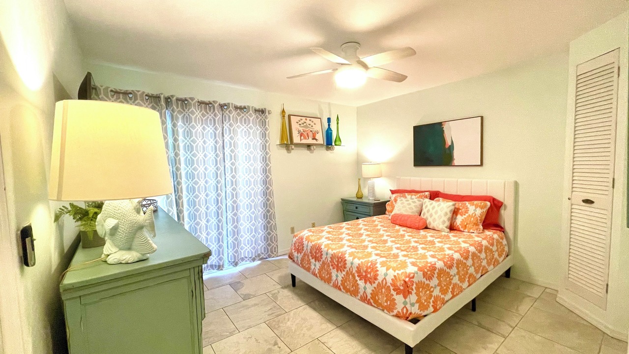 Photo of Bedroom in Naples Park