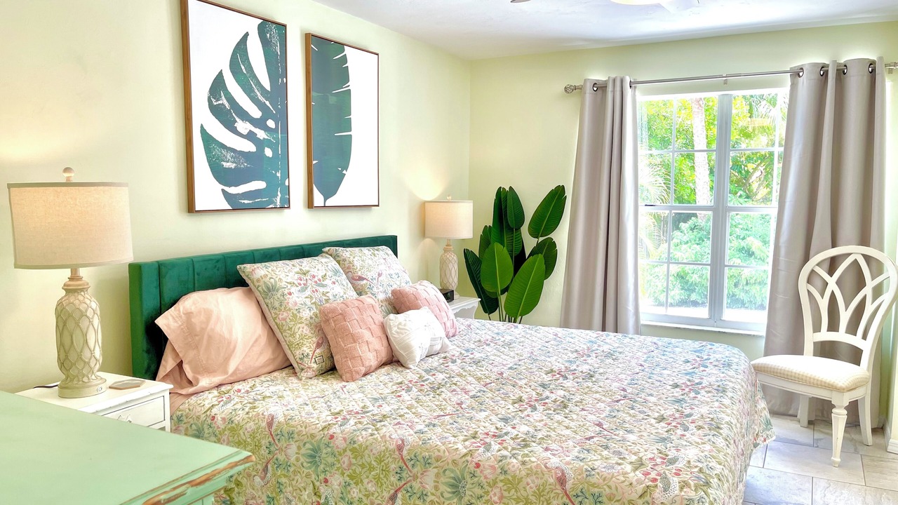 Photo of Bedroom in Naples Park