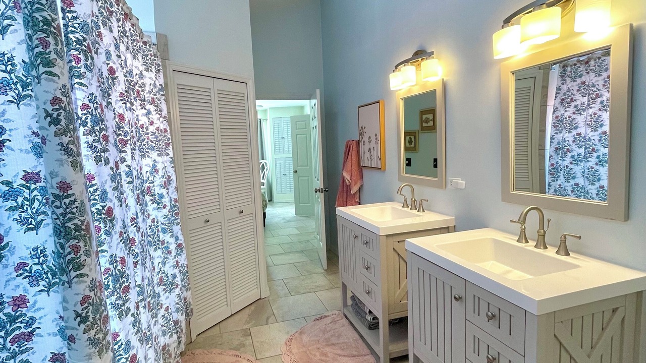 Photo of Bathroom in Naples Park