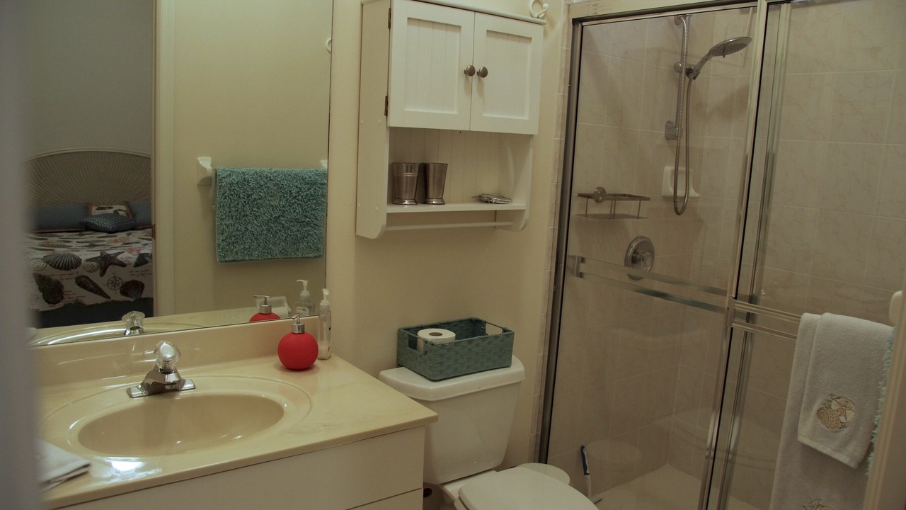 Photo of Bathroom in Pelican