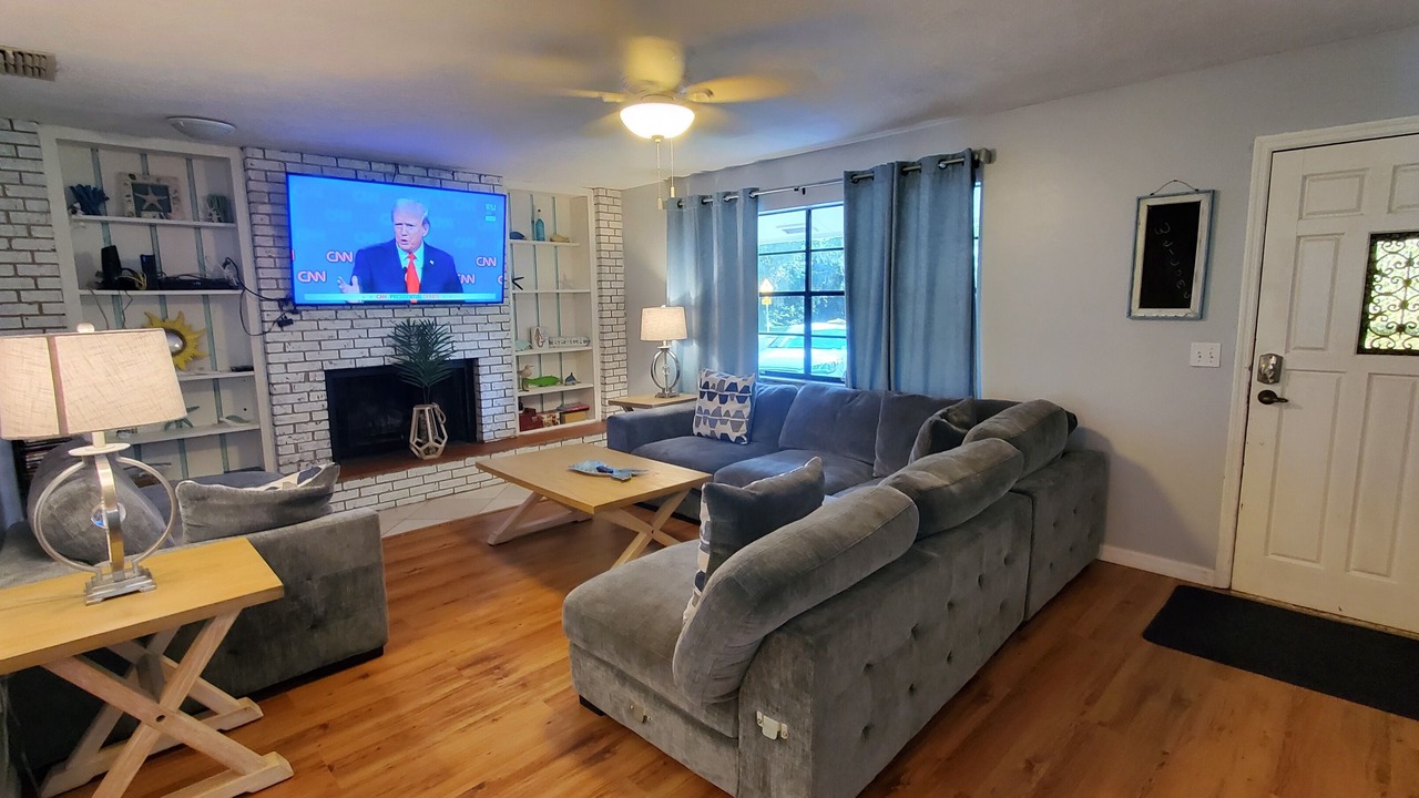Photo of Livingroom in Florida Shores