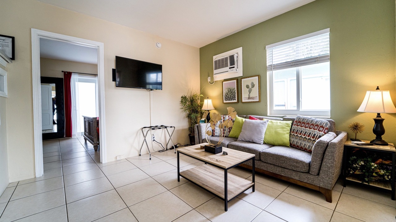 Photo of Livingroom in Edgewood