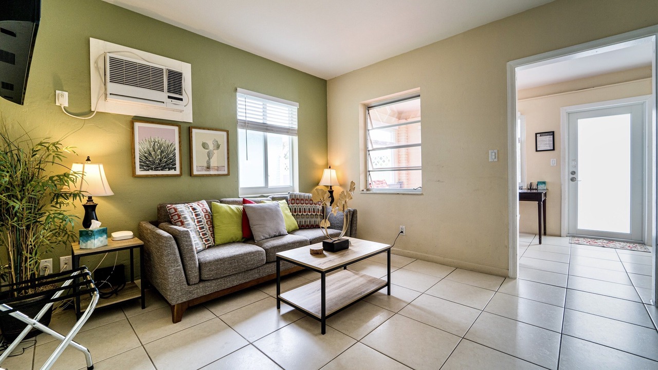 Photo of Livingroom in Edgewood