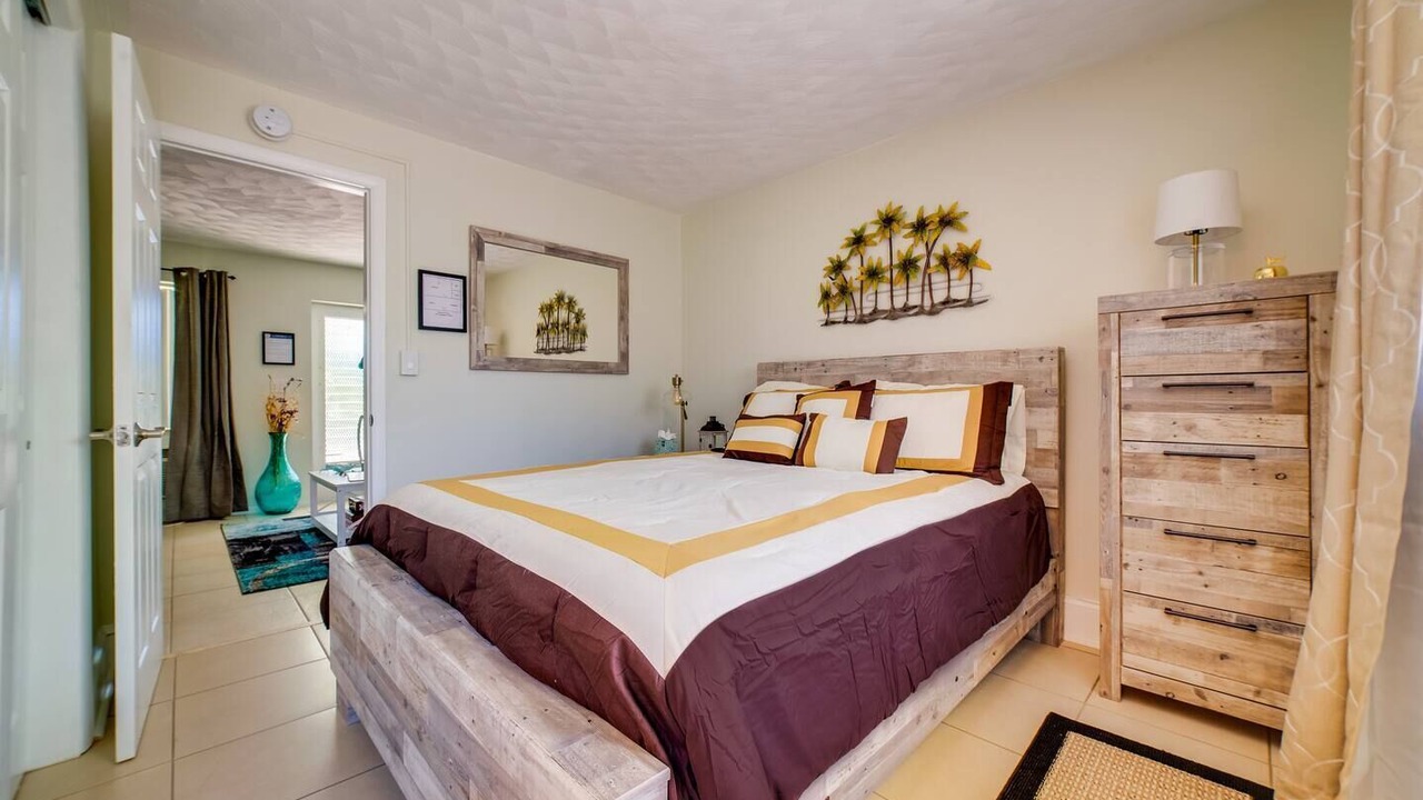 Photo of Bedroom in Lake Ridge