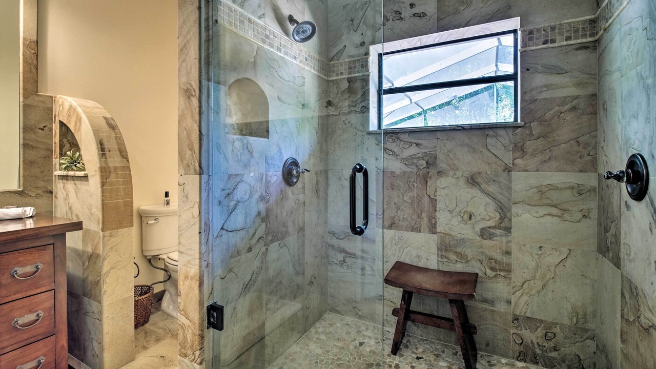 Photo of Bathroom in Tropic