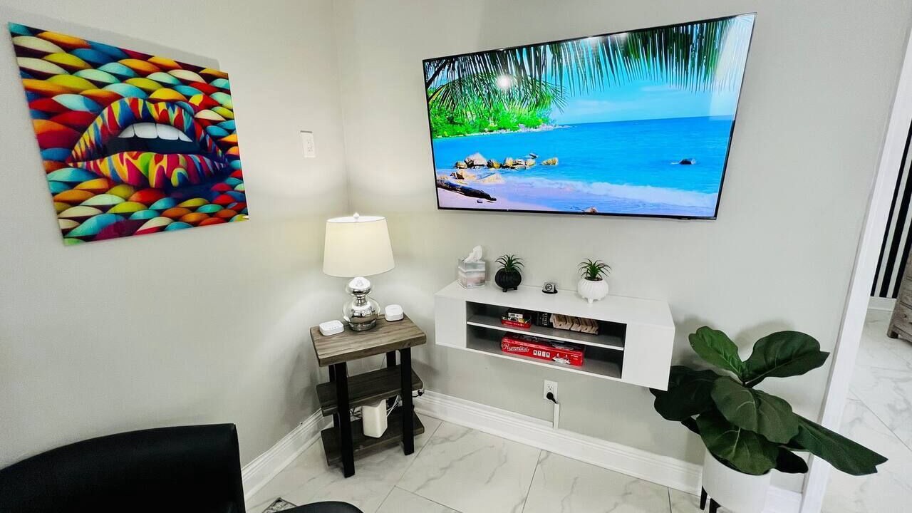 Photo of Livingroom in Edgewood