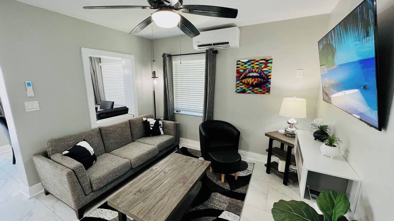 Photo of Livingroom in Edgewood