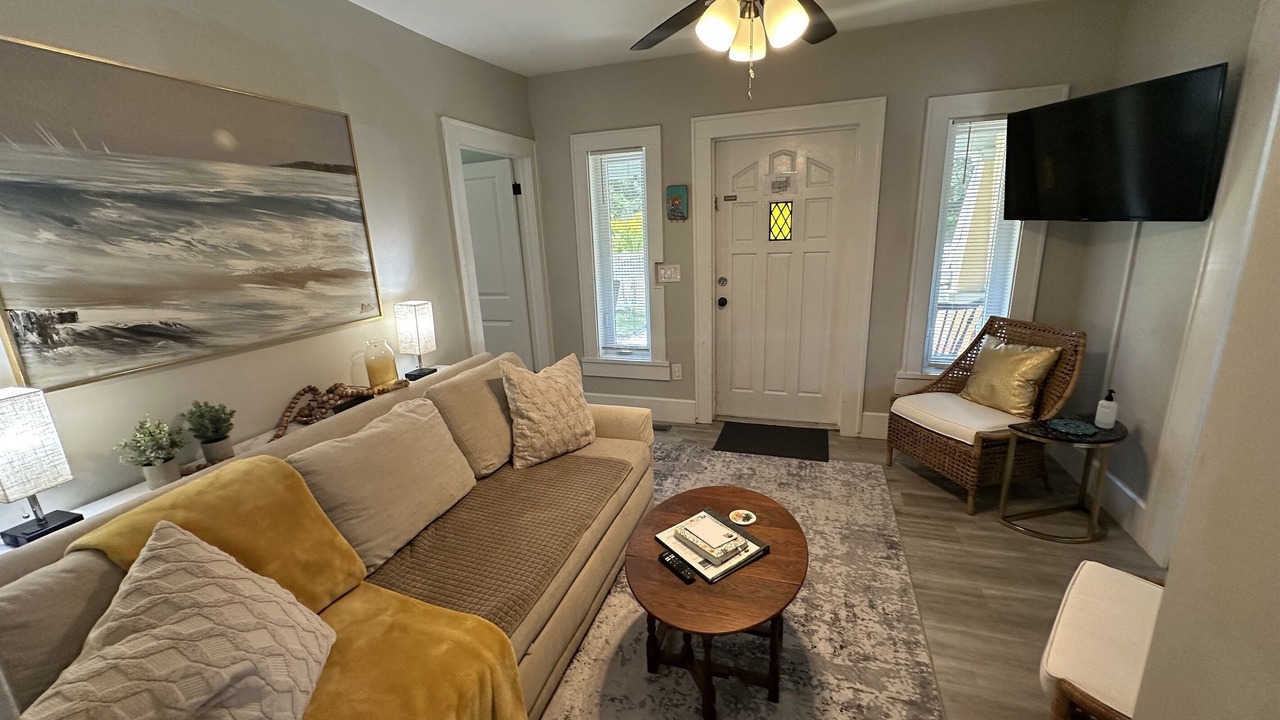 Photo of Livingroom in Crescent Lake