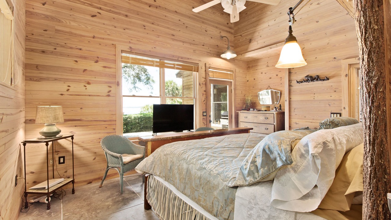 Photo of Bedroom in Candler