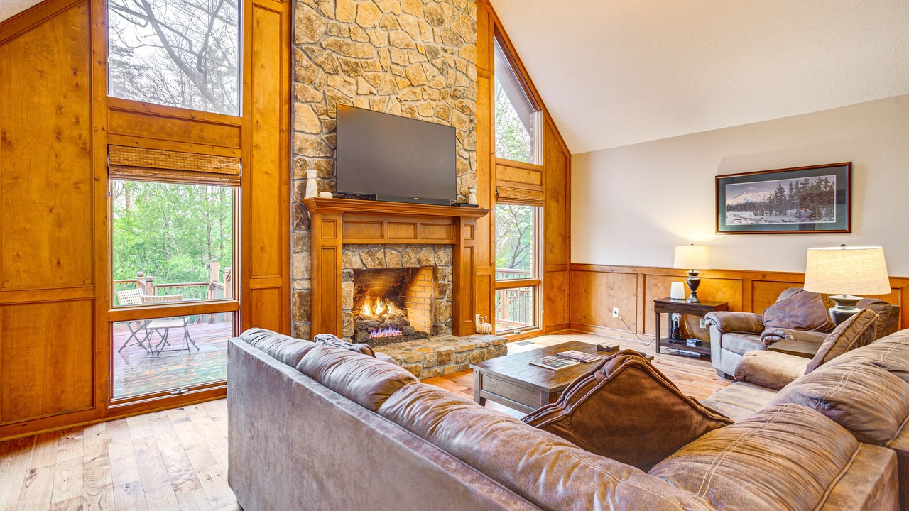 Photo of Livingroom in Dahlonega