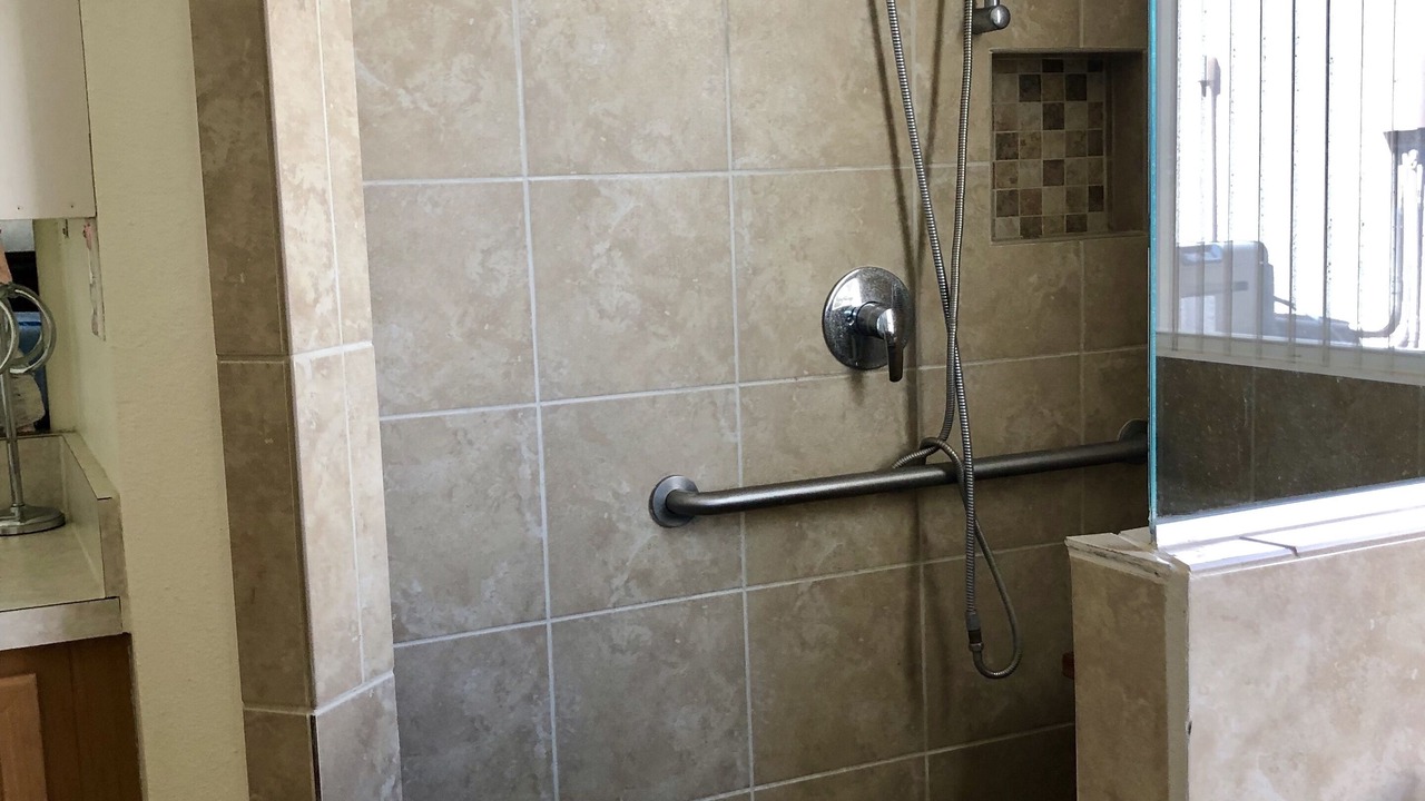 Photo of Bathroom in Calabay Parc