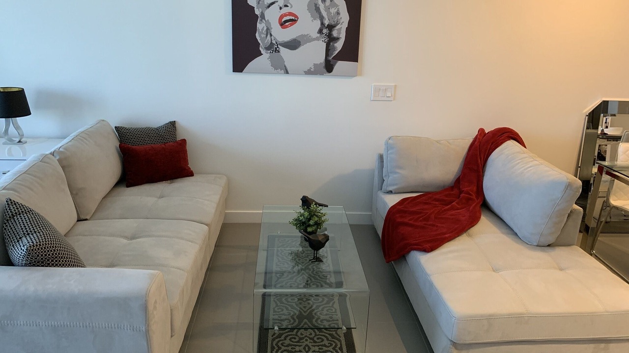 Photo of Livingroom in Town Square
