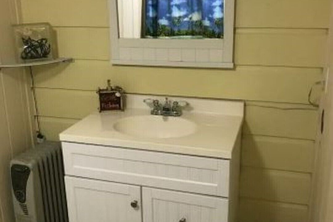 Photo of Bathroom in Inglis