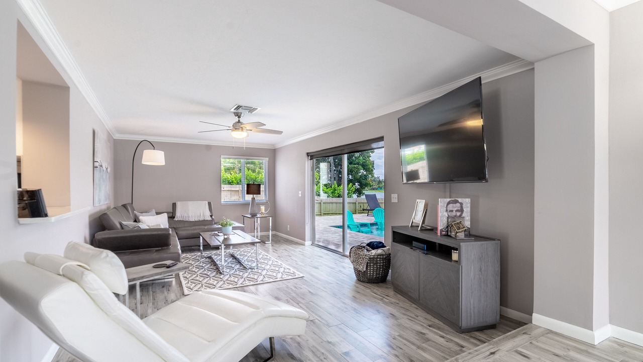 Photo of Livingroom in Lake Clarke Shores
